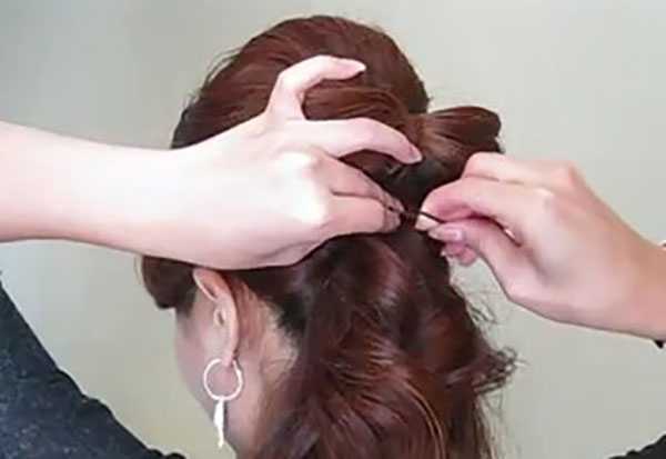 Прическа с бантом из волос: шаг 19