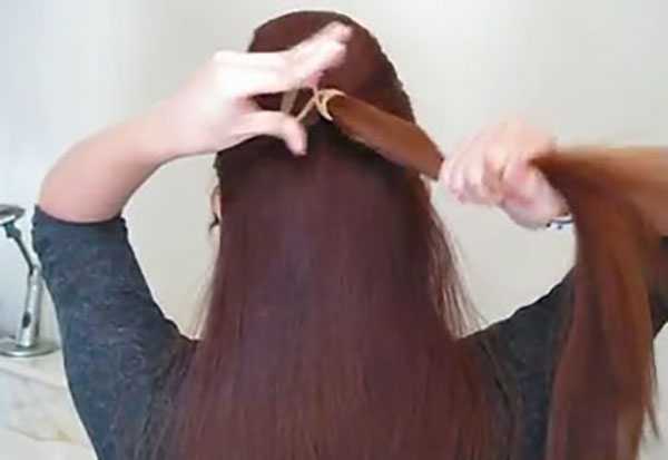 Прическа с бантом из волос: шаг 5